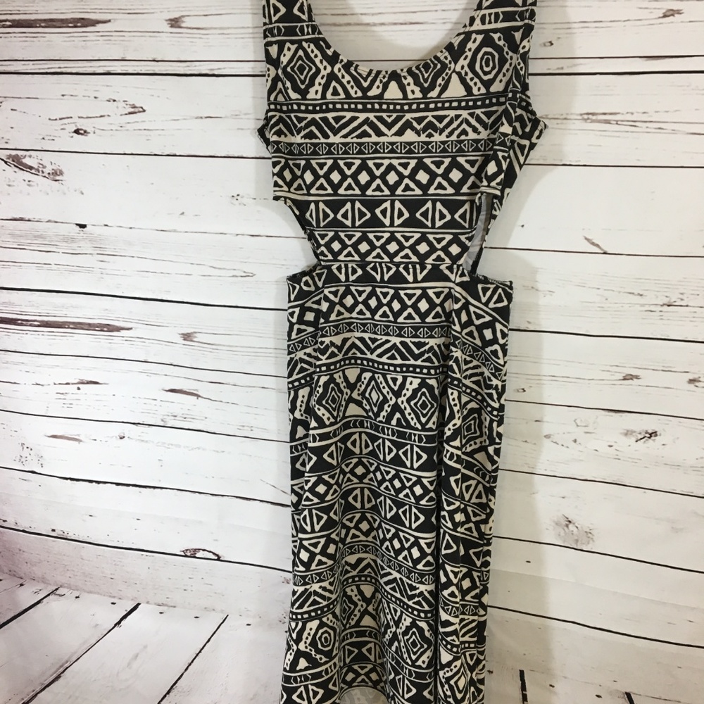 Vibe Sportswear Cut Out High Low Summer Dress - Picture 2 of 8